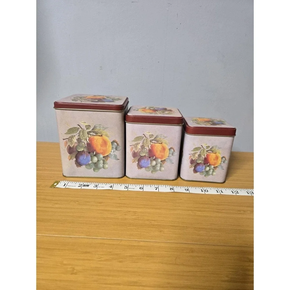 Vintage 3 Piece Metal Nesting Canisters.